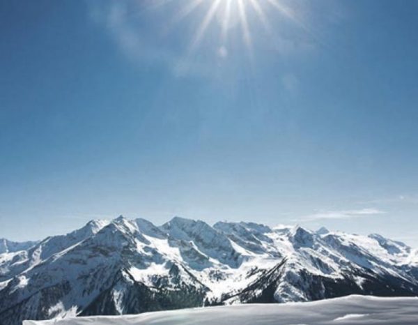 Panorama-Zillertaler-Skigebiete-Tirol-Berge-Urlaub-Pauschalreisen-768x597